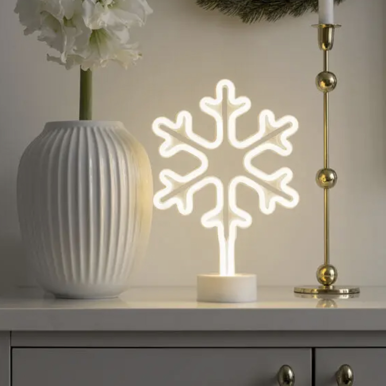 Konstsmide Party Konstsmide Weihnachtsbeleuchtung - Batteriebetriebene Neon-Schneeflocke - 21, 5 X 10 X 31 Cm - Weiß