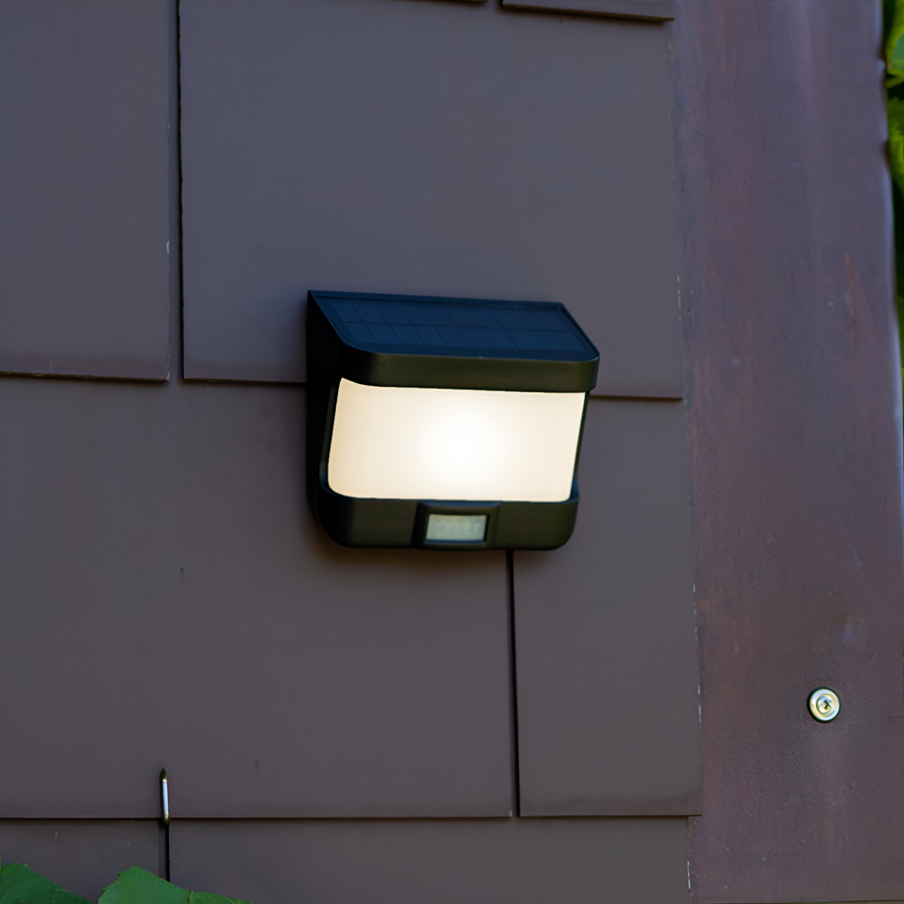 Lutec Try - Außenwandleuchte Mit Solarsensor - 12, 5 X 11, 8 X 6, 9 Cm - 8W Led Inkl - IP54 - Schwarz