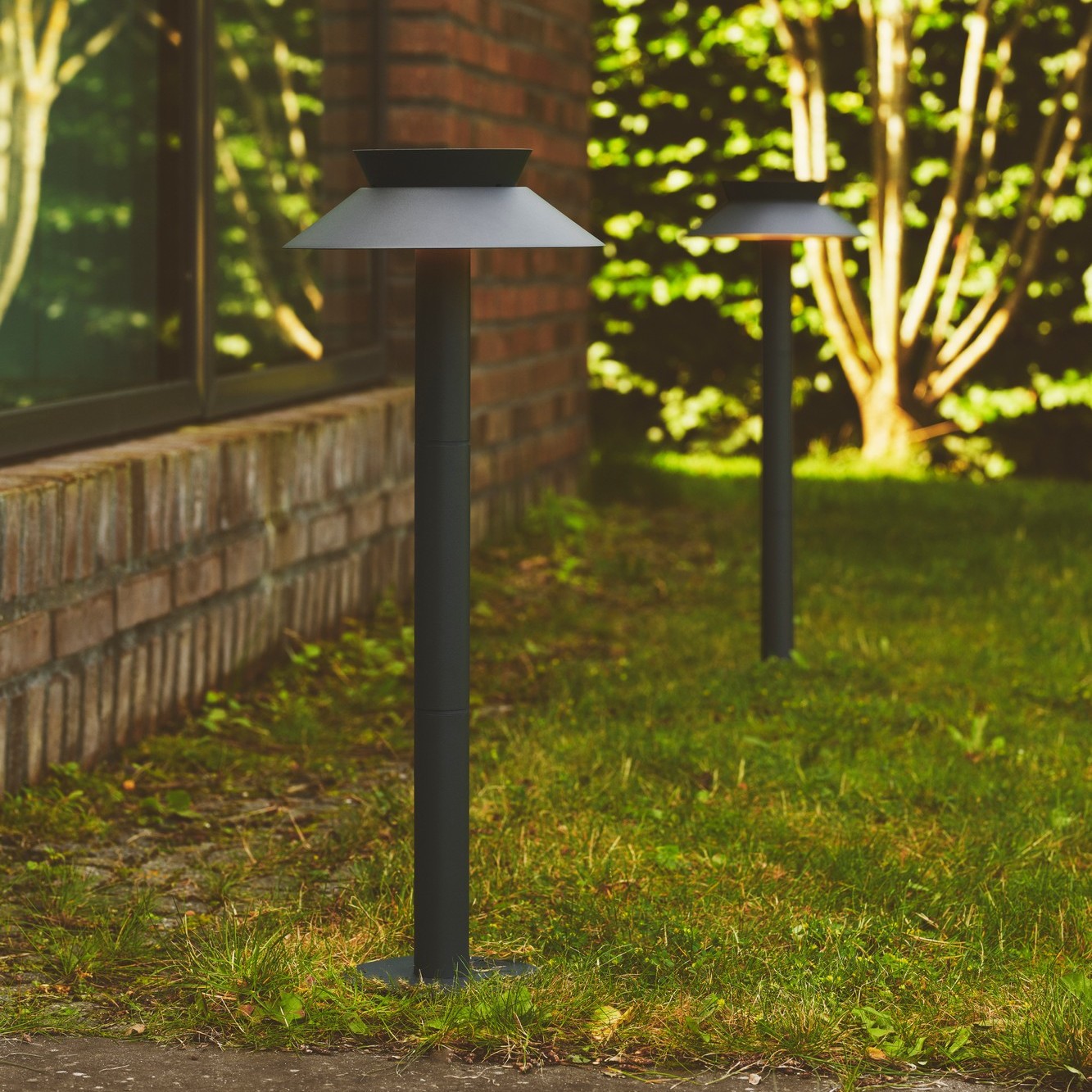Nordlux Justina - Solarbetriebener Gartenpfosten Mit Bewegungsmelder Auf Erdspieß - Ø 23 X 60 Cm - 5W Led Inkl. - IP44 - Anthrazit