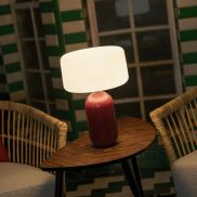 New Garden Phoebe 45 - aufladbare Tischleuchte mit Solarantrieb und Akku, inklusive Fernbedienung - Ø 27,8 x 40,7 cm - RGB + Weiß 5W LED inkl. - IP65 - bordeauxrot