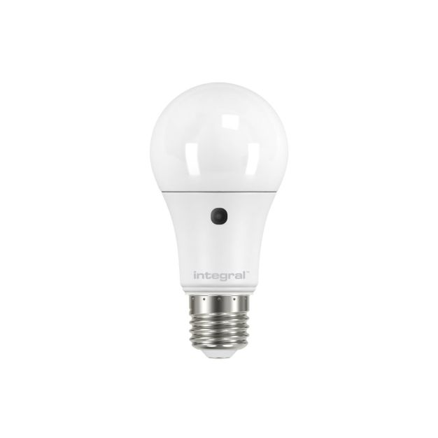 Integral LED Lampe mit Tag/Nacht-Sensor - Ø 6 x 12 cm - E27 - 8,5W nicht dimmbar -2700K - Milchglas