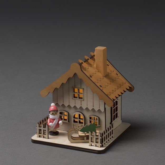 Konstsmide Weihnachtsbeleuchtung - batteriebetriebenes Holzhaus - 12 x 11 x 12 cm - braun