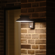 Nordlux Justina - Außen-Solar-Wandleuchte mit Bewegungsmelder - 28,5 x 23 x 14,5 cm - 5W LED inkl. - IP44 - schwarz