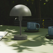 Nordlux Ellen To-Go - kabellose Outdoor-Tischleuchte mit Ladestation - Ø 16 x 25 cm - 3 Stufen dimmbar - inkl. 2,8W LED - IP44 - olivgrün