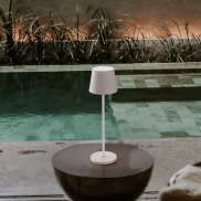 Nova Luce Seina - wiederaufladbare Tischleuchte für den Außenbereich - Ø 11,4 x 39,5 cm - 2W dimmbare LED inkl. - IP54 - Sand Weiß