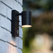 Lucide Arne 1 - Außenwandleuchte mit Bewegungssensor - 6,3 x 12 x 16,3 cm - 5W LED inkl. - IP44 - schwarz