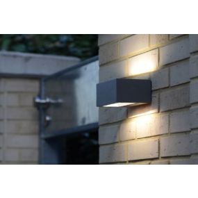 Lutec Gemini - Außenwandleuchte - 14 x 9 x 6 cm - 10.5W LED inkl. - IP54 - dunkelgrau - weiß