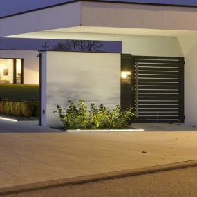 Leuchtenkönig Recessed Beam - lineare Einbauleuchte für den Außenbereich - 100 x 3 cm - inkl. 4,7W LED - IP67 - weiß und silber eloxiert