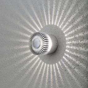 Konstsmide Monza - außenwandleuchte - Ø 9 x 8 cm - 3W LED inkl. - IP54 - silber eloxiert