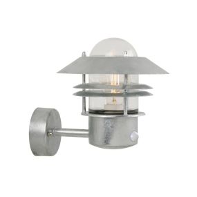 Nordlux Blokhus Sensor - Außenwandleuchte mit Bewegungsmelder - 22 x 23 cm - IP54 - Stahl verzinkt