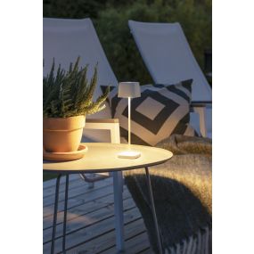 Konstsmide Capri Mini - Außen-Tischleuchte - 7 x 7 x 25 cm - 2,2W dimmbar bis warm LED inkl - wiederaufladbar - IP54 - weiß