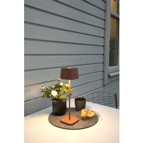 Konstsmide Capri - Außen-Tischleuchte - 10 x 10 x 36 cm - 2,2W dimmbar bis warm LED inkl - wiederaufladbar - IP54 - terracotta