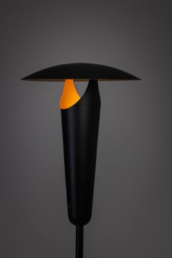 ETH The Britt - stehleuchte - Ø 30 x 151 cm - schwarz und messing