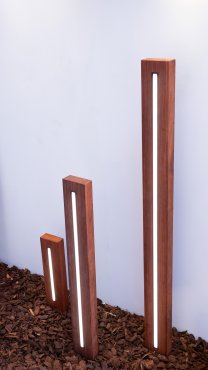 Leuchtenkönig Padauk Line M - Pollerleuchte - 4 × 8,8 × 70 cm + 30 cm Fuß - 5,8W dimmbare LED inkl. - IP65 - Padauk