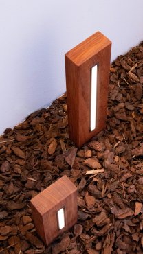 Leuchtenkönig Padauk Line S - Pollerleuchte - 4 × 8,8 × 35 cm + 15 cm Fuß - 2,4W dimmbare LED inkl. - IP65 - Padauk