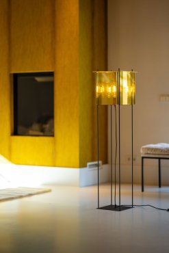 ETH Cube - stehleuchte - 30 x 30 x 130 cm -  schwarz, gold und silber