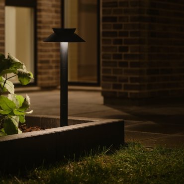 Nordlux Justina - solarbetriebener Gartenpfosten mit Bewegungsmelder auf Erdspieß - Ø 23 x 60 cm - 5W LED inkl. - IP44 - schwarz