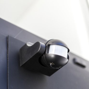 Lutec Sphere - Infrarotsensor - 9 x 10 x 8 cm - IP44 - schwarz