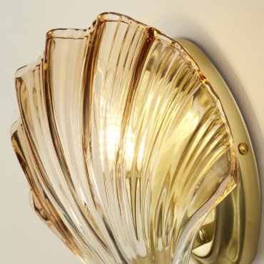 Searchlight Shell - Wandleuchte - 20 x 22 cm - IP44 - Messing satiniert und bernsteinfarben