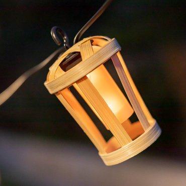 New Garden  Hiama Girlande Solar - solarbetriebene Lichtergirlande - 5 Meter Girlande - 10 LED-Lampen inkl. - IP44 - Bambus