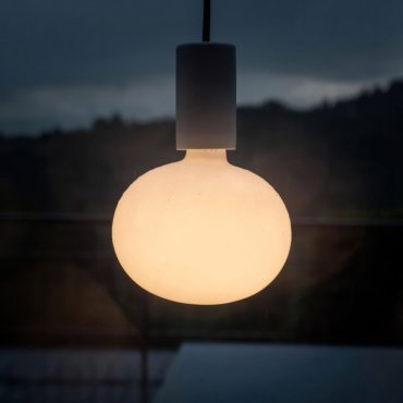 Creative Cables Eiva - Außen-Pendelleuchte mit Silikon-Deckenhalterung - Ø 12,5 x 164,5 cm - IP65 - grau