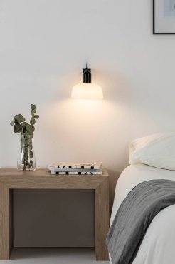Faro Tatawin - Wandleuchte - 18,4 x 14 x 15,5 cm - Schwarz/Milchglas