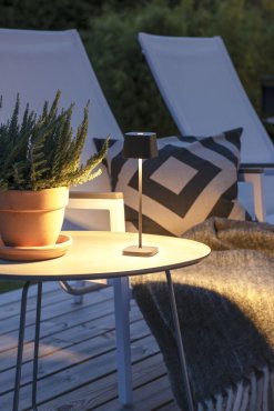 Konstsmide Capri Mini - Außen-Tischleuchte - 7 x 7 x 25 cm - 2,2W dimmbar bis warm LED inkl - wiederaufladbar - IP54 - schwarz