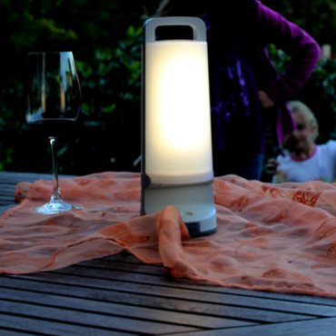 Lutec Dragonfly - tragbare Solarlampe mit USB-Anschluss - Ø 10 x 28 cm - 3 Stufen Dimmer - 1.2W LED inkl. - IP54 - weiß