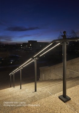 Klus POR - LED-Einbauprofil für Treppengeländer - 2,32 cm x 2,29 cm - 201cm Länge - silber eloxiert