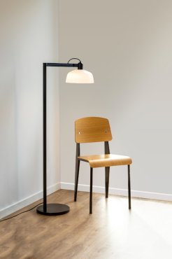 Faro Tatawin - Stehleuchte - 30 x 47,4 x 148 cm - Schwarz und Milchglas