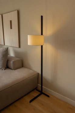 Faro Stand Up - Stehleuchte - 40 x 175 x 40 cm - mattschwarz und Leinen