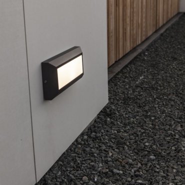 Lutec Helena - Außenwandleuchte - 23 x 3 x 10 cm - 10W LED inkl. - IP54 - schwarz