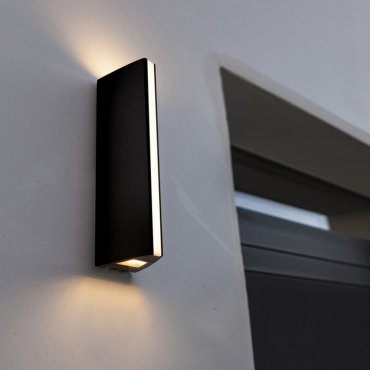 Lutec Leo - Außenwandleuchte - 6 x 8 x 30 cm - 14,5W LED inkl. - IP54 - schwarz