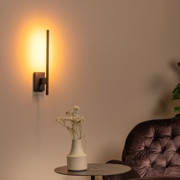 Lucide Finan - Wandleuchte mit USB-Ladestation - 8 x 14,2 x 48 cm - 6W LED inkl. - schwarz