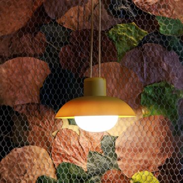 New Garden Syros - Hängeleuchte mit wiederaufladbarem Akku und Fernbedienung - Ø 20 x 9,5 cm - 9W dimmbare LED inkl. - IP54 - Senfgelb