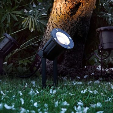Nordlux Spotlight - Garten-Spot mit Erdspieß und Steckdose - Ø 10 x 38 cm - IP54 - schwarz