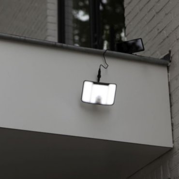 Lutec Kombo - solarbetriebener Strahler mit Sensor - 16 x 10,2 x 8,9 cm - 6W LED inkl. - IP44 - schwarz