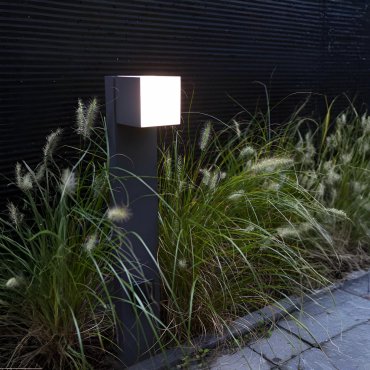 Lutec Cuba - Gartenpfosten mit Stecker (mit Erdung) - 23,7 x 11 x 75 cm - 12,2W LED inkl. - IP54 - dunkelgrau