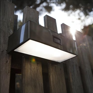 Lutec Brick - Außenwandleuchte mit Solarsensor - 18 x 9 x 5 cm - 2W LED inkl. - IP44 - Edelstahl