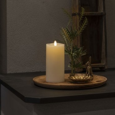 Konstsmide - Batteriebetriebene LED-Wachskerze mit flackernder Flamme - Ø 7,6 x 16,5 cm - cremefarben