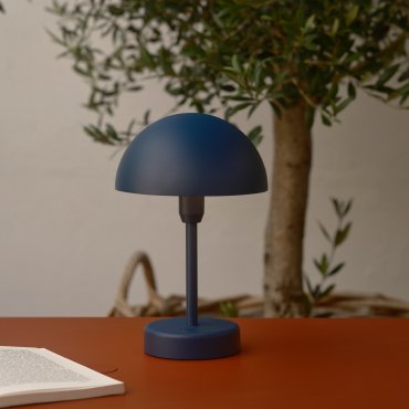 Nordlux Ellen To-Go - kabellose Outdoor-Tischleuchte mit Ladestation - Ø 16 x 25 cm - 3 Stufen dimmbar - 3W LED inkl. - IP44 - blau