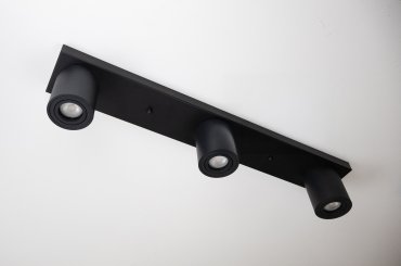 AUSSTELLUNGSSTÜCK - Gozzano – Deckenleuchte – 130 x 10 x 11,5 cm – schwarz