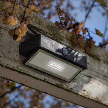 Lutec Arrow - Außenwandleuchte mit Solarsensor - 17 x 7 x 11 cm - 2,3W LED inkl. - IP44 - dunkelgrau