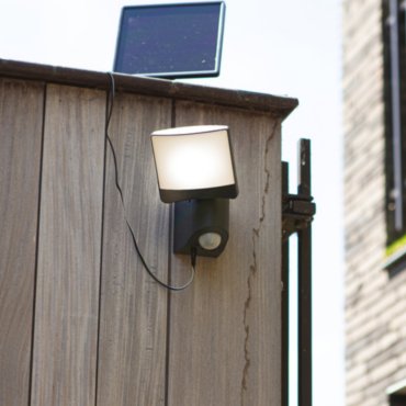 Lutec Sunshine - Außenwandleuchte mit Solarsensor - 15,3 x 12 x 18,4 cm - 7W LED inkl. - IP54 - dunkelgrau - kaltweiß