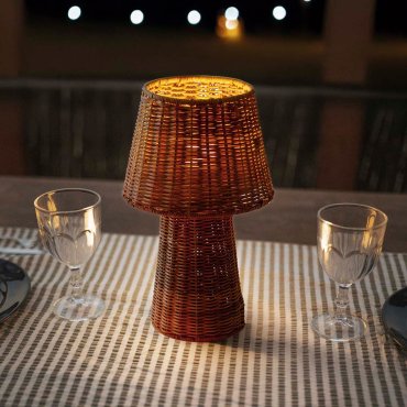 New Garden Lola 40 - aufladbare Tischleuchte mit Fernbedienung - Ø 15 x 38 cm - LED inkl. - IP54 - Rattan