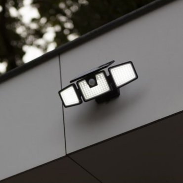 Lutec Briti - solarbetriebener Strahler mit Sensor - 26,7 x 8,3 x 12,75 cm - 6W LED inkl. - IP44 - schwarz