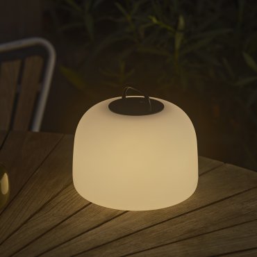Nordlux Kettle To-Go 22 - wiederaufladbare Tischleuchte für den Außenbereich - 22 x 19,6 cm - 4,8W LED inkl. - IP65 -  weiß und schwarz