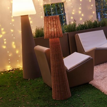 New Garden Lola 110 Nature - Aufladbare Stehleuchte mit wiederaufladbarer Lichtquelle - Ø 26 x 110 cm - 9W LED inkl. - dimmbare mit Fernbedienung - IP54 - Rattan
