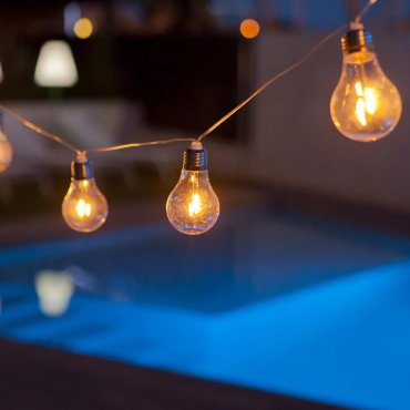 New Garden girlande Stella - solarbetriebene Lichtergirlande - 4,5m Lichtergirlande, davon 1,5m Schnur - 10 LED-Birnen inkl. - IP44 - warmweiße Lichtfarbe