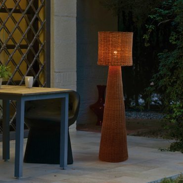 New Garden Grace 140 Nature - Aufladbare Stehleuchte mit wiederaufladbarer Lichtquelle - Ø 37 x 137 cm - 9W LED inkl. - dimmbare mit Fernbedienung - IP54 - Rattan